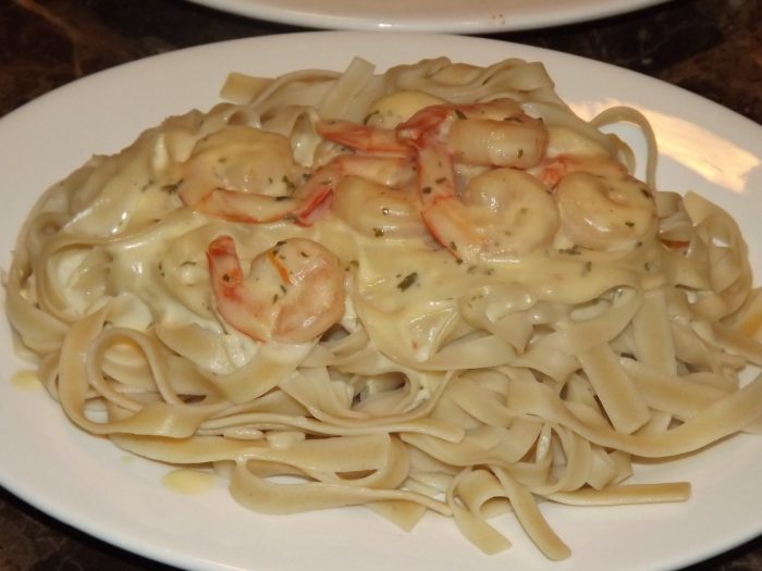 Pasta with shrimps and simple soy sauce