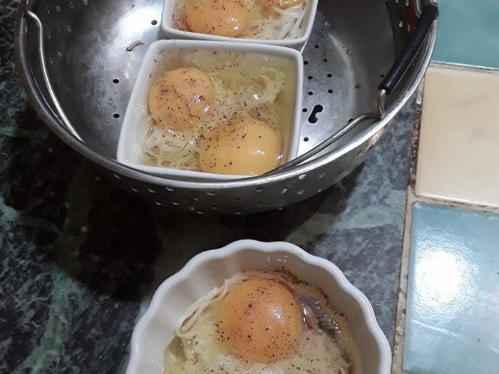 Nath Van baked eggs with ham and cheese