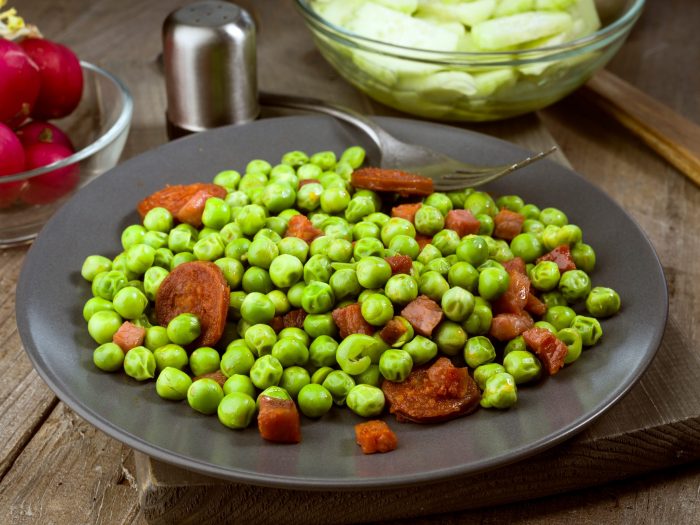 Small peas, ham and sausage