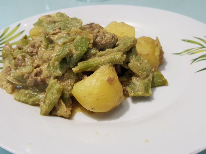 Ground steak with potatoes and green beans