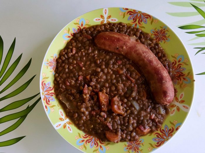 Toulouse sausages with lentils and bacon